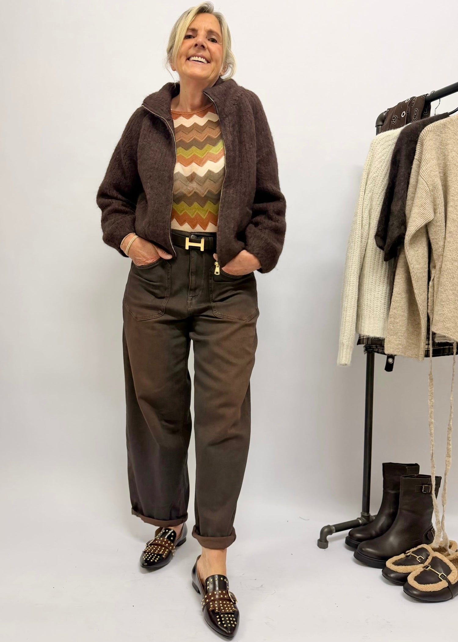 LOOK 02