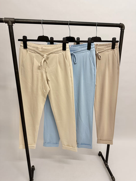 Hose mit Umschlag